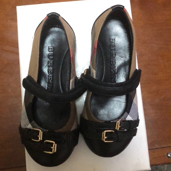 (🛑SOLD❌)Toddler authentic Burberry shoes - Picture 5 of 5
